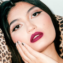 Load image into Gallery viewer, Lovers Lip Blur