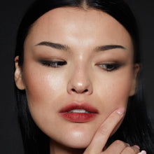 Load image into Gallery viewer, Lovers Lip Blur
